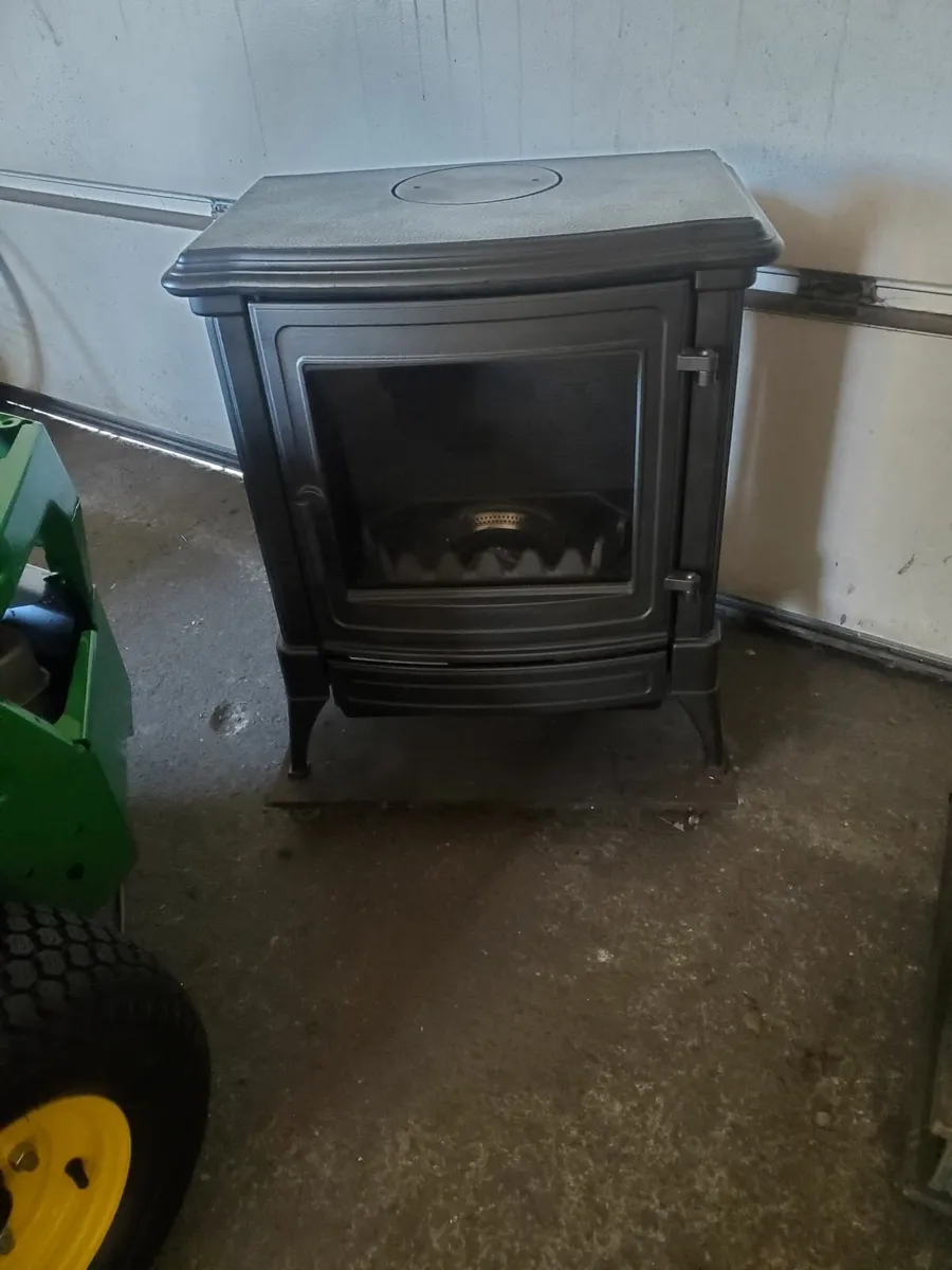 Nestor Martin 6kw oil stove demo model - Image 1