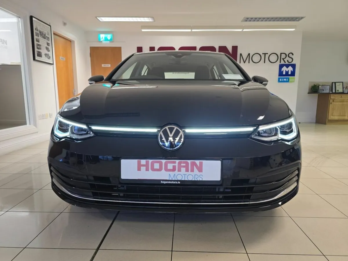 Volkswagen Golf STYLE TSI PHEV AUTOMATIC - Image 2