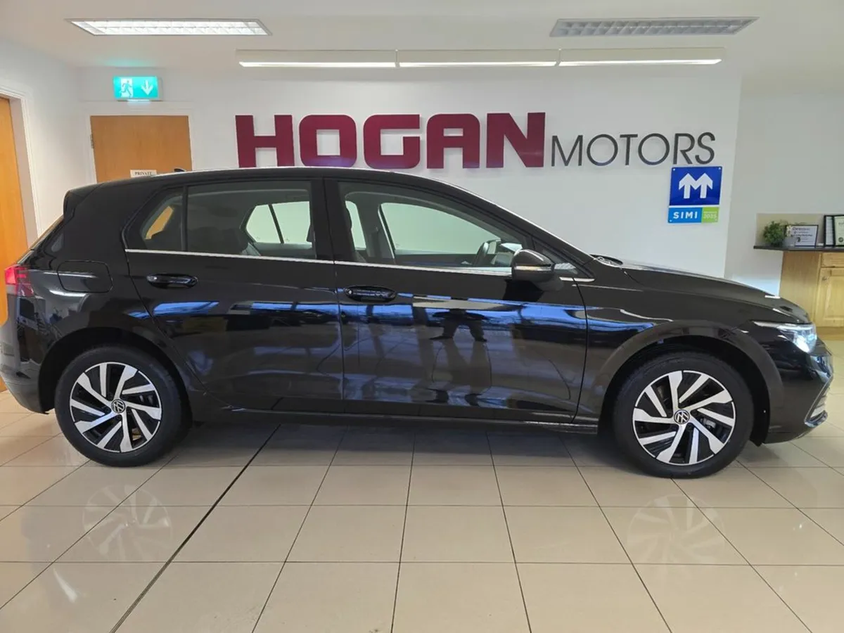 Volkswagen Golf STYLE TSI PHEV AUTOMATIC - Image 3