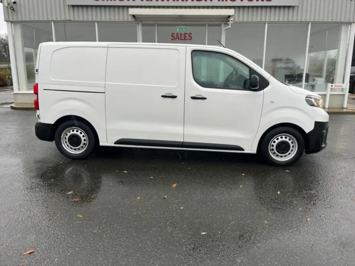 Toyota Proace 1.5 (100HP) GL MWB 2 SLIDING DOORS - Image 2