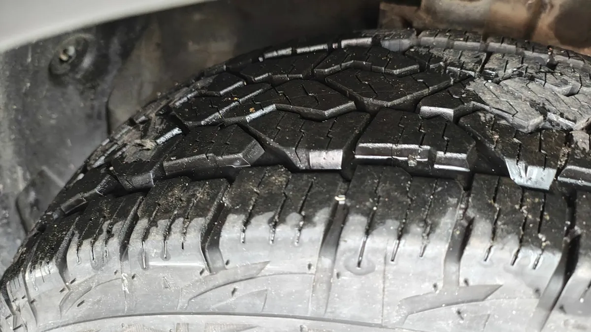 Hyundai Santa Fe 2013 - Image 2