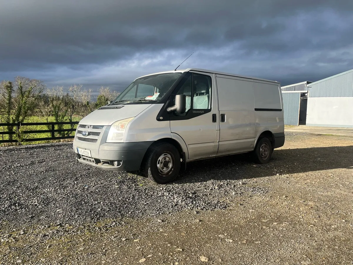 Transit van - Image 1