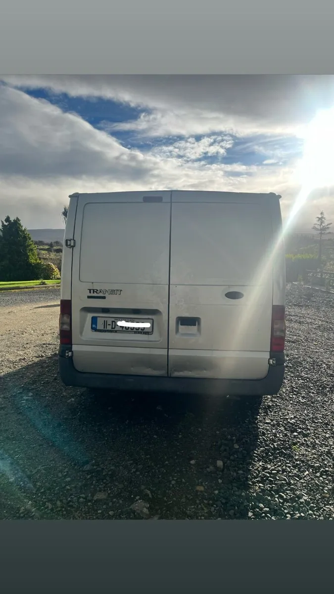 Transit van - Image 3