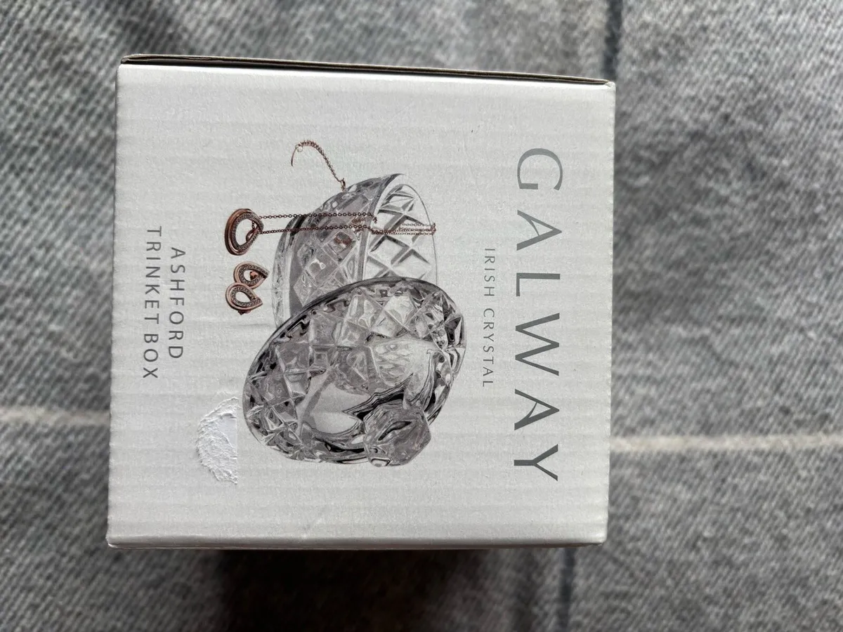 Selection of gifts - Image 1