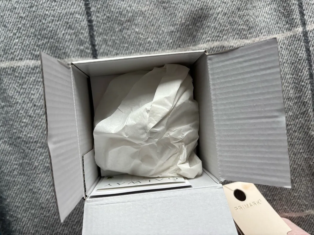 Selection of gifts - Image 2