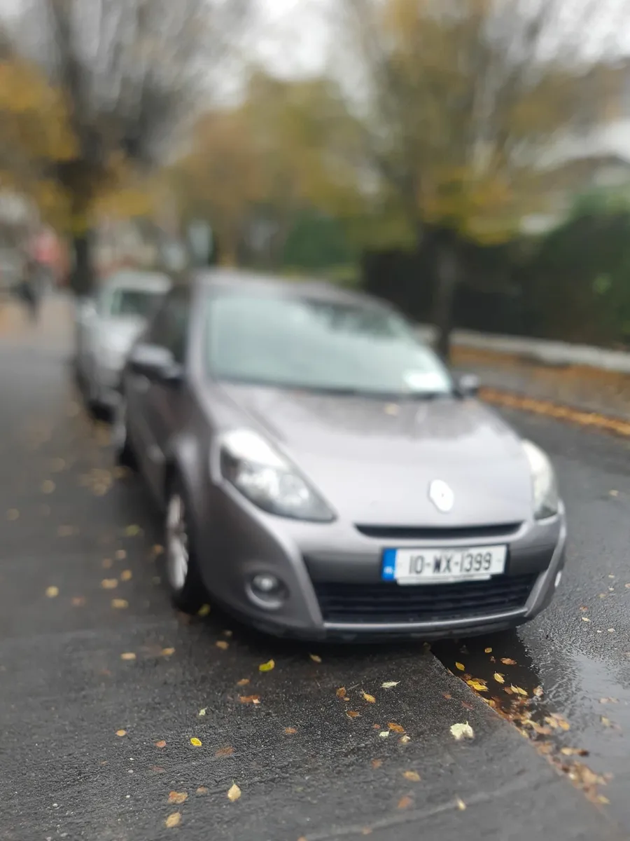 Renault Clio 2010 - Image 1
