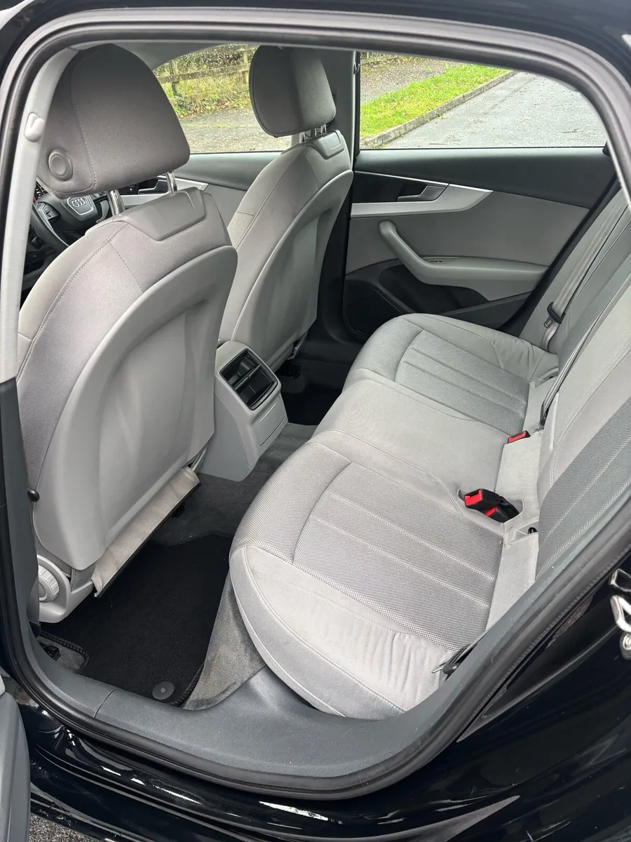 Audi A4 2017 Diesel - Image 4