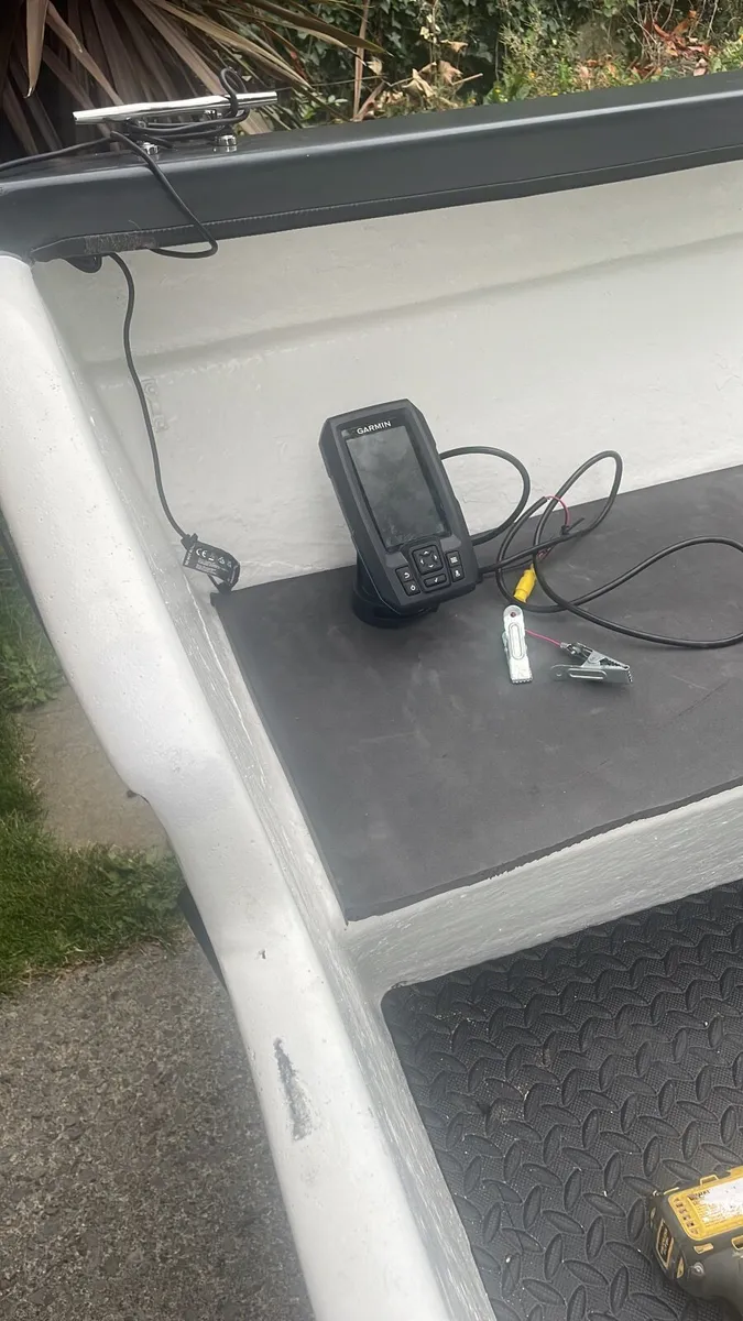 14ft fishing boat Dejon - Image 2