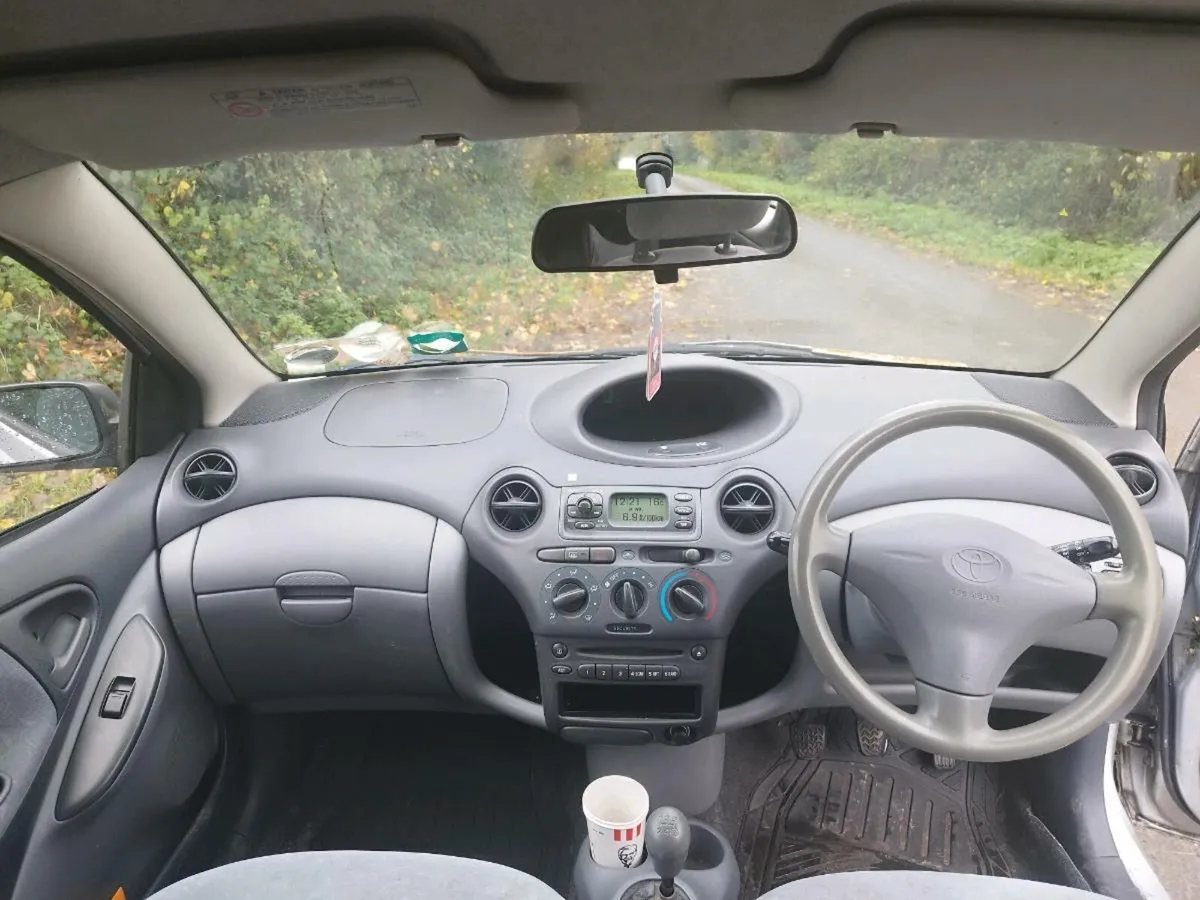 Toyota Yaris 1.0 – 2000 – Cheap - Image 2