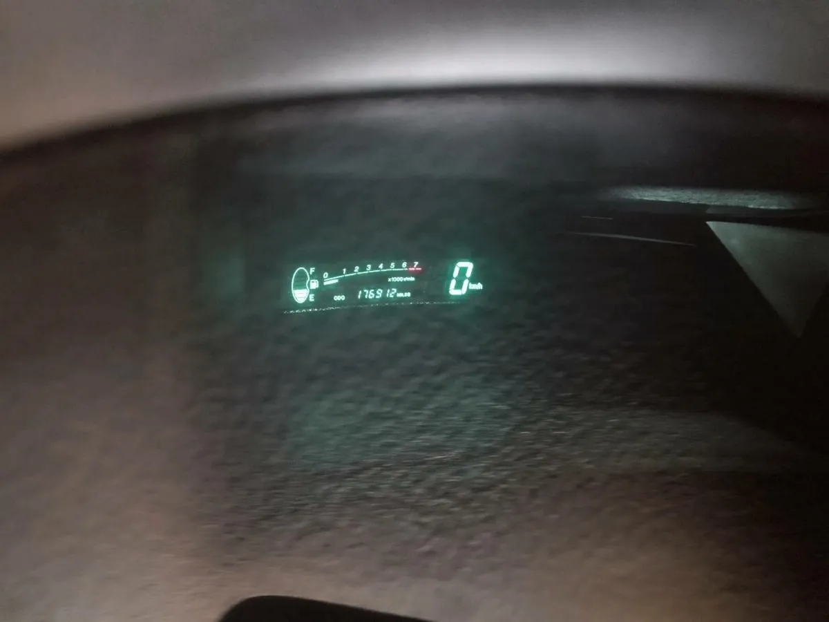 Toyota Yaris 1.0 – 2000 – Cheap - Image 3