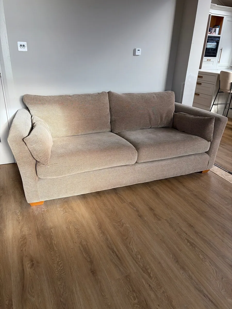 Three seater couch - Image 2