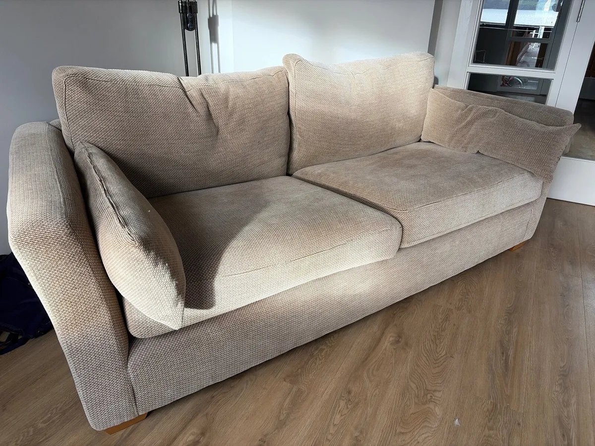 Three seater couch - Image 4