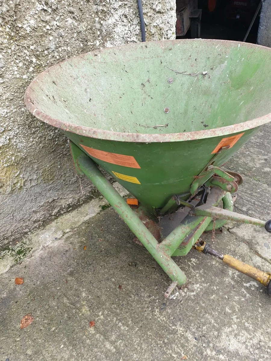 Amazone EK300 spreader - Image 4