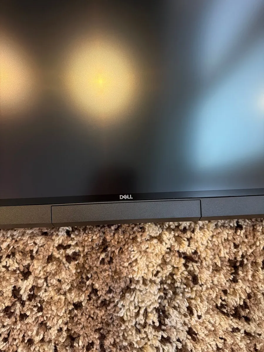 Dell 4K 27” Monitor - Image 3