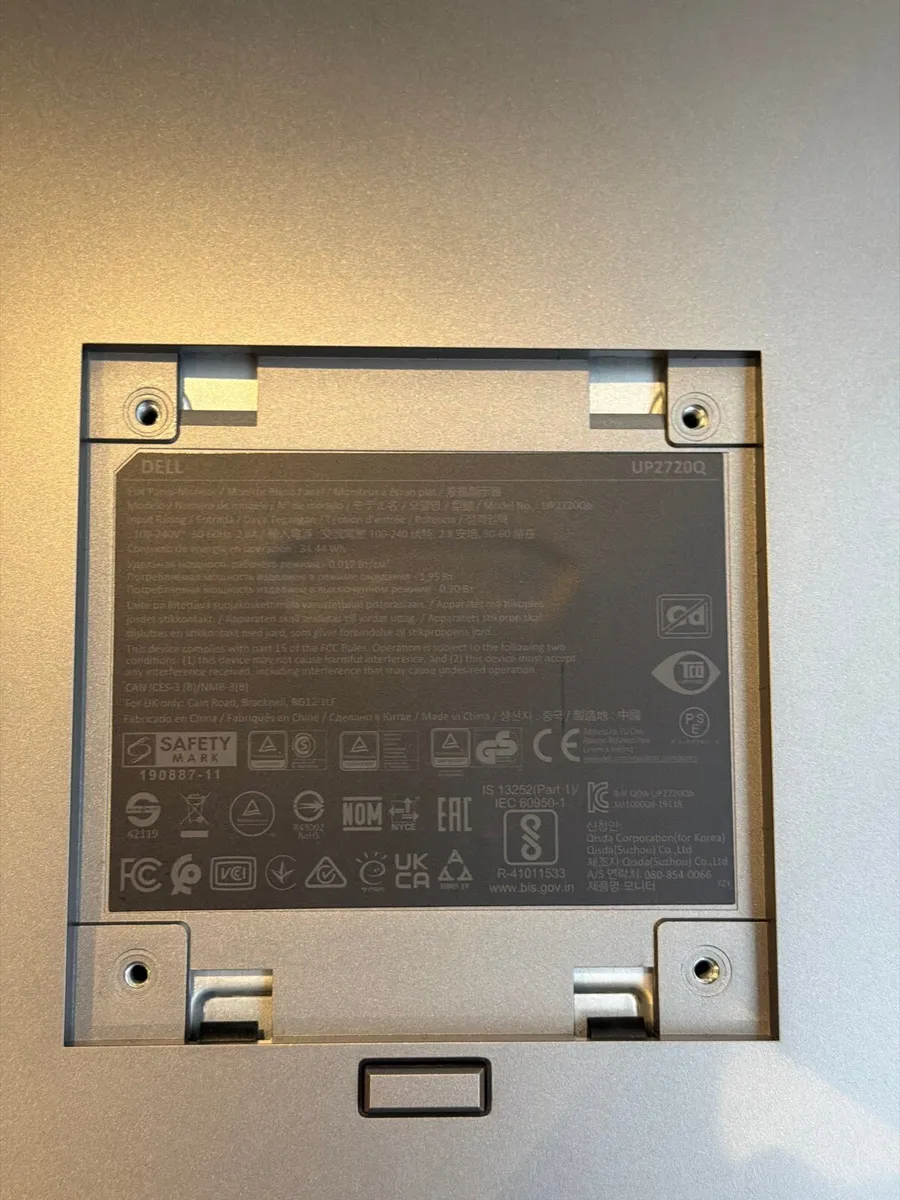 Dell 4K 27” Monitor - Image 4