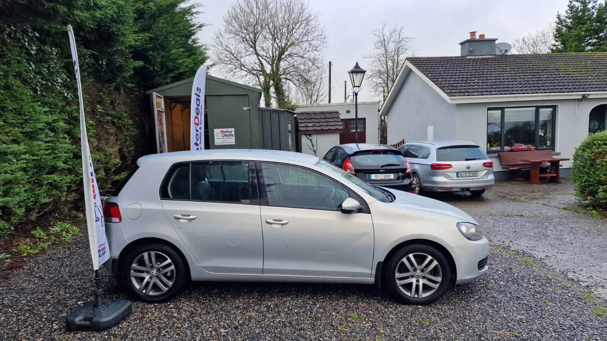 Volkswagen Golf 2010 1.6TDI Automatic Low Mileage - Image 3