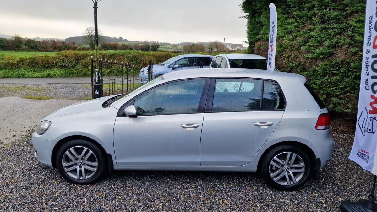 Volkswagen Golf 2010 1.6TDI Automatic Low Mileage - Image 4