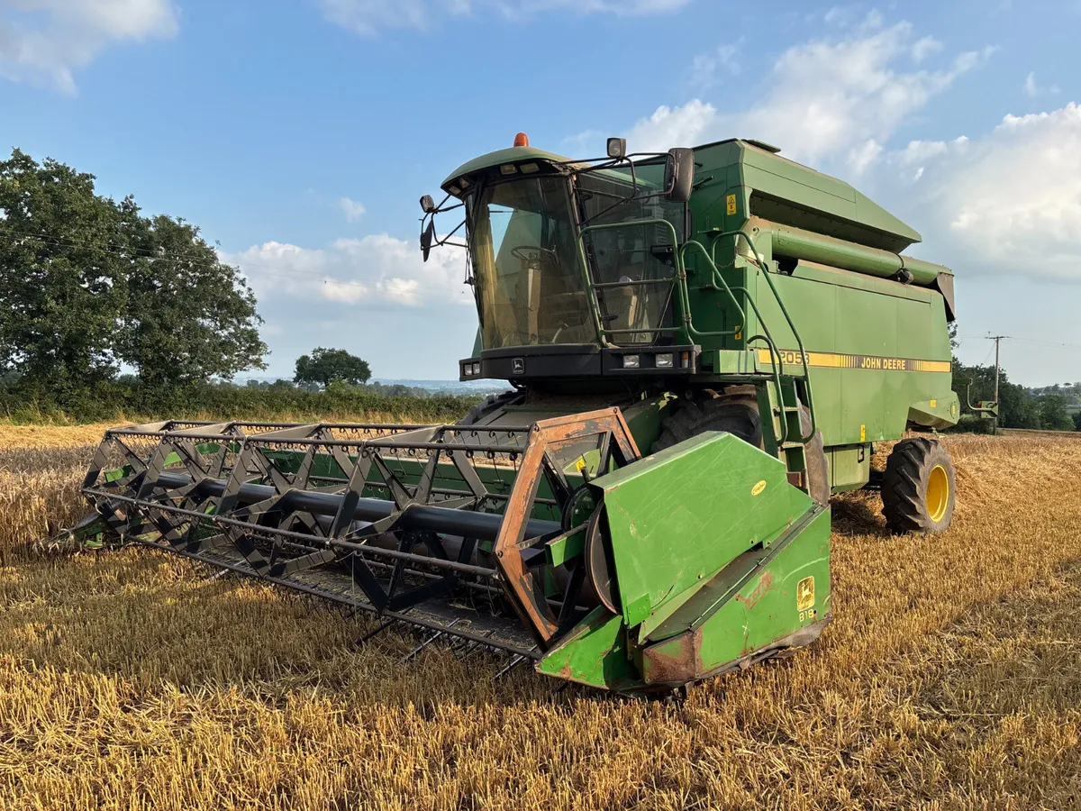 John Deere 2058 Combine Harvester - Image 3