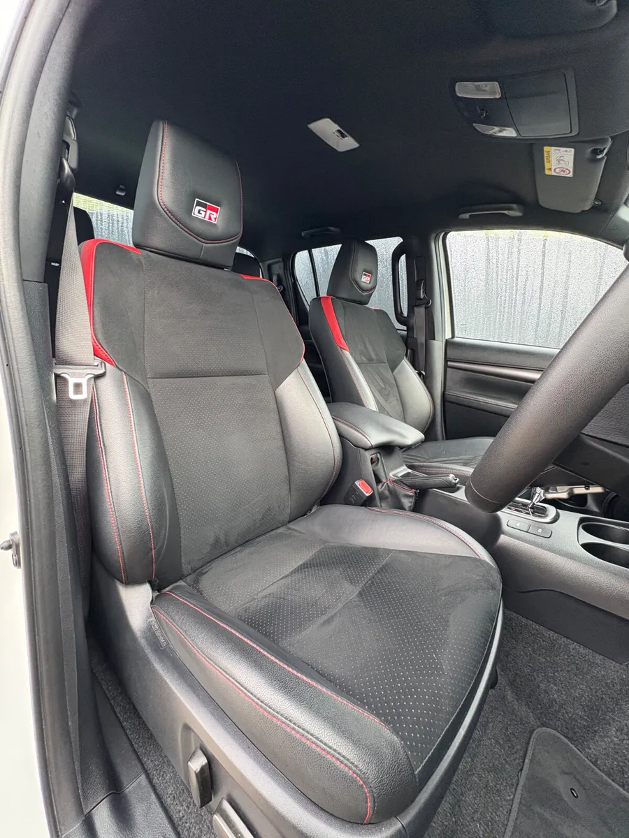 Toyota Hilux GR Sport Automatic 2024 - Image 3