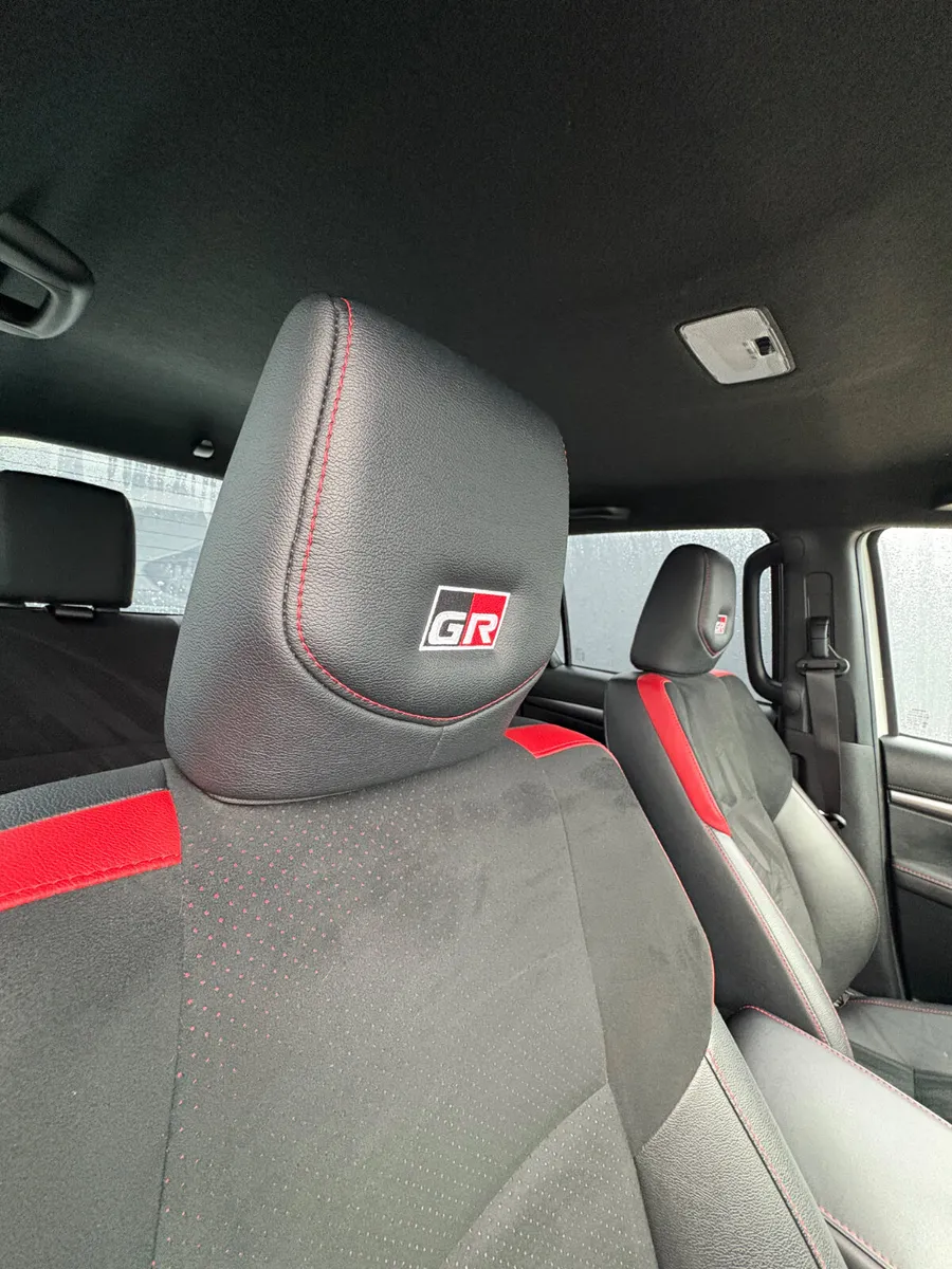 Toyota Hilux GR Sport Automatic 2024 - Image 4