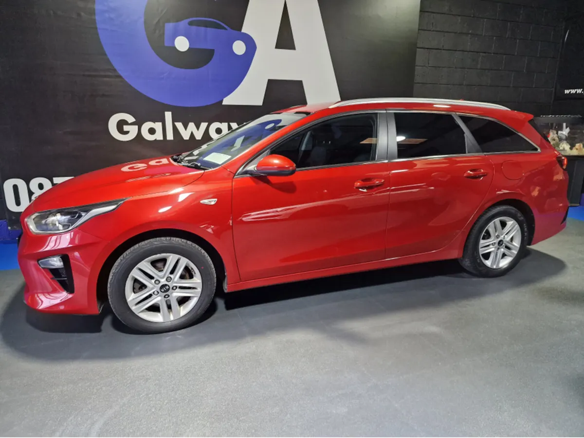 Kia Ceed JUST SERVICED WITH NEW  T.BELT - Image 4