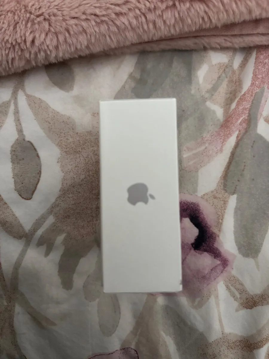 AirPod 4 *brand new* - Image 4