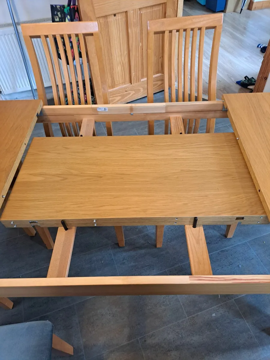 Table and 6 chairs - Image 4