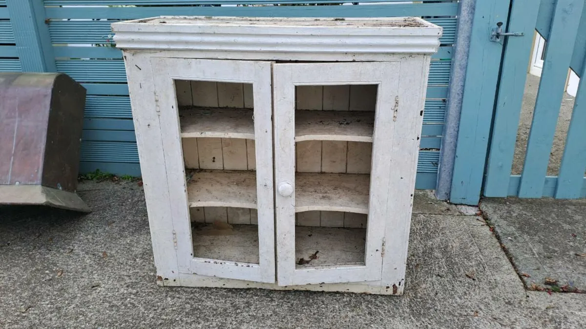 Vintage dresser top cabinet - Image 1