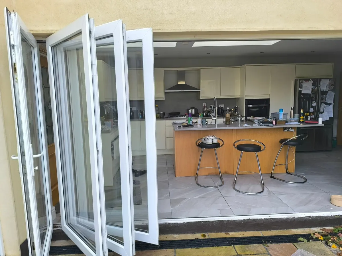 Bi-folding doors - Image 3