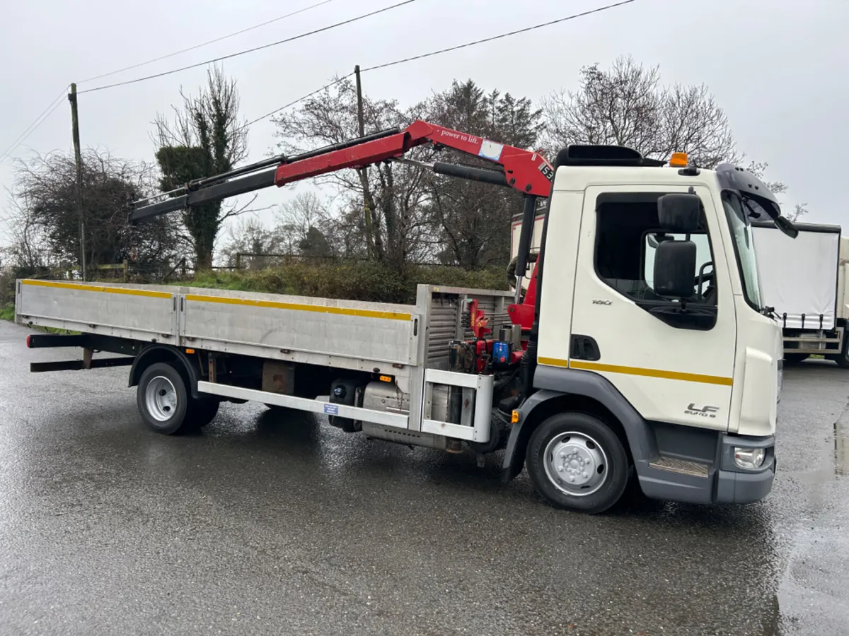 2015 Daf lf180 7.5 ton flat with crane - Image 4