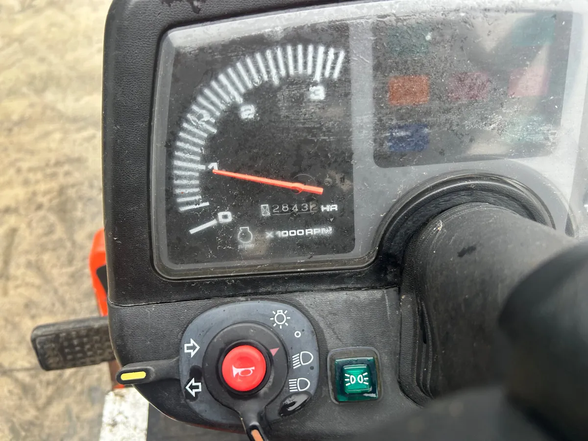 Kubota B1710 Compact Tractor - Image 2