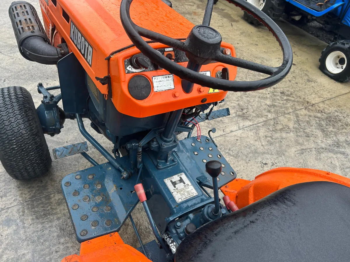 Kubota B6100 Compact Tractor - Image 3