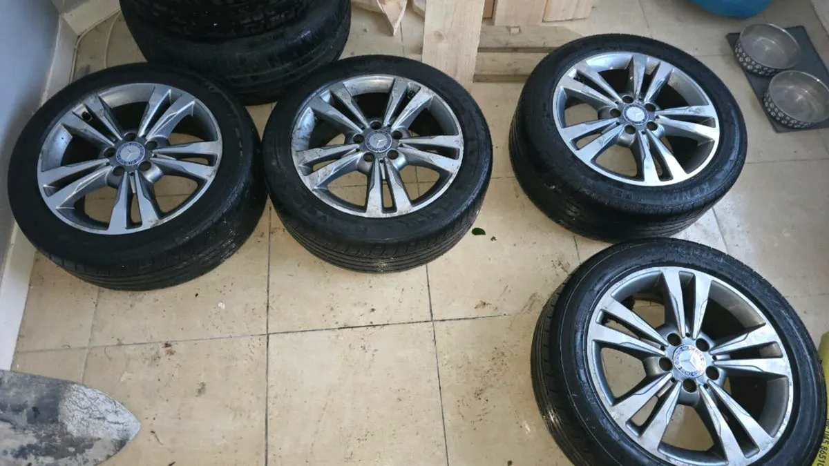 Mercedes wheels 17s - Image 1