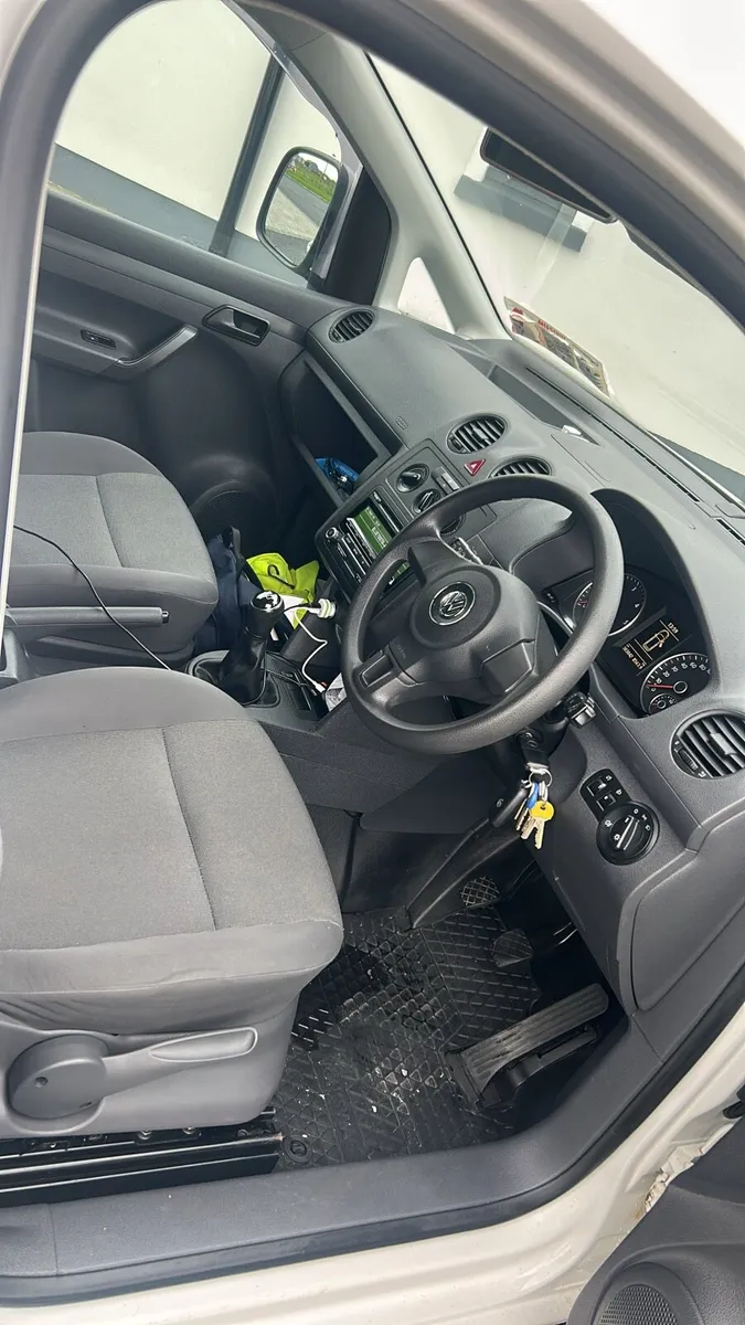 Volkswagen Caddy - Image 4