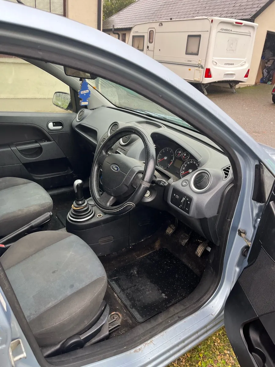 Ford fiesta - Image 4