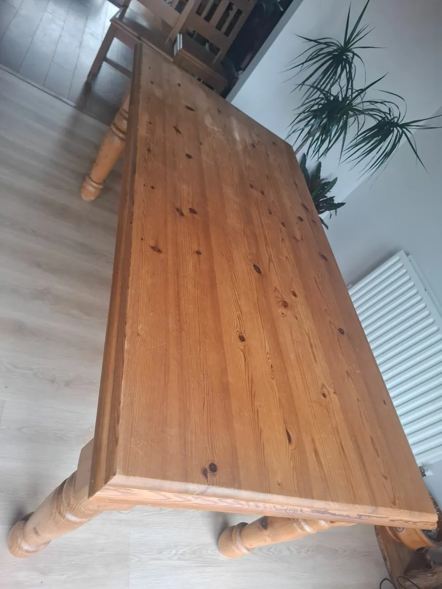 Kitchen table - Image 1