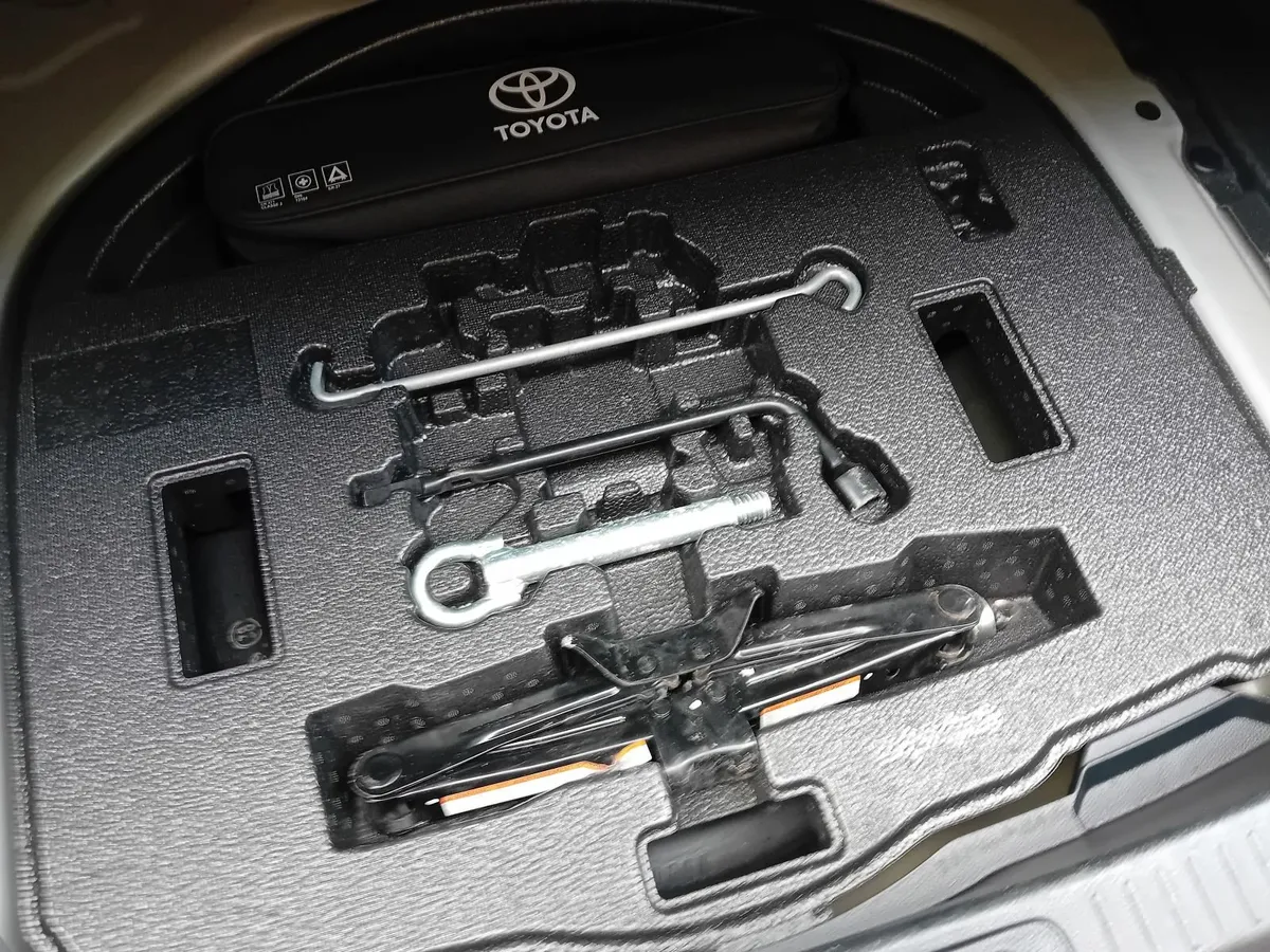 Toyota Corolla 2020 Petrol Hybrid Automatic - Image 3