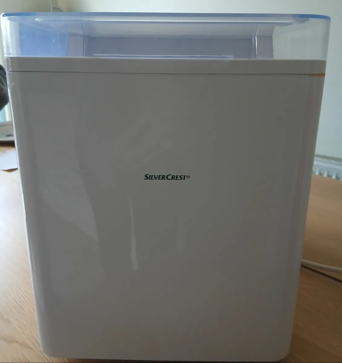 Ice maker - Image 1