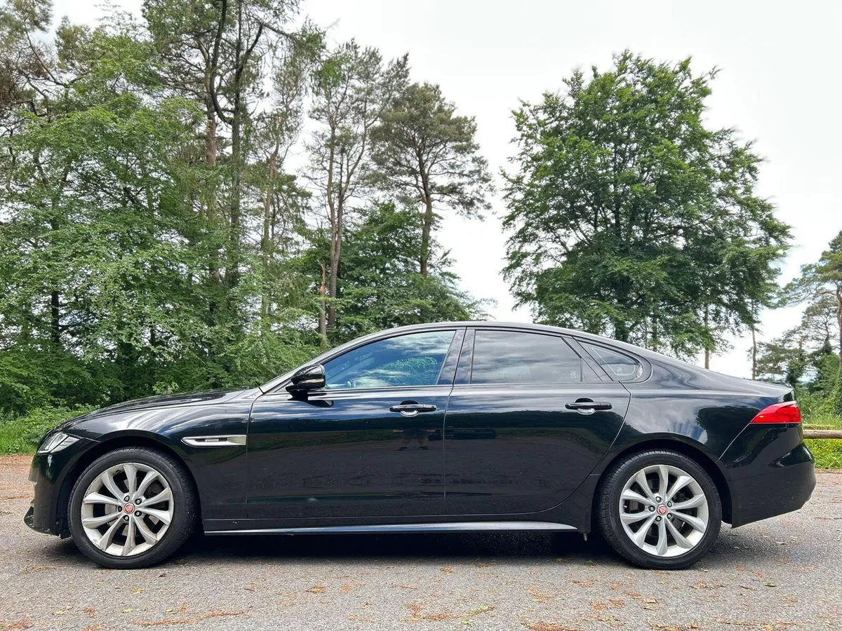 2017 Jaguar XF 2.0 D  R-Sport Automatic 4x4 - Image 3