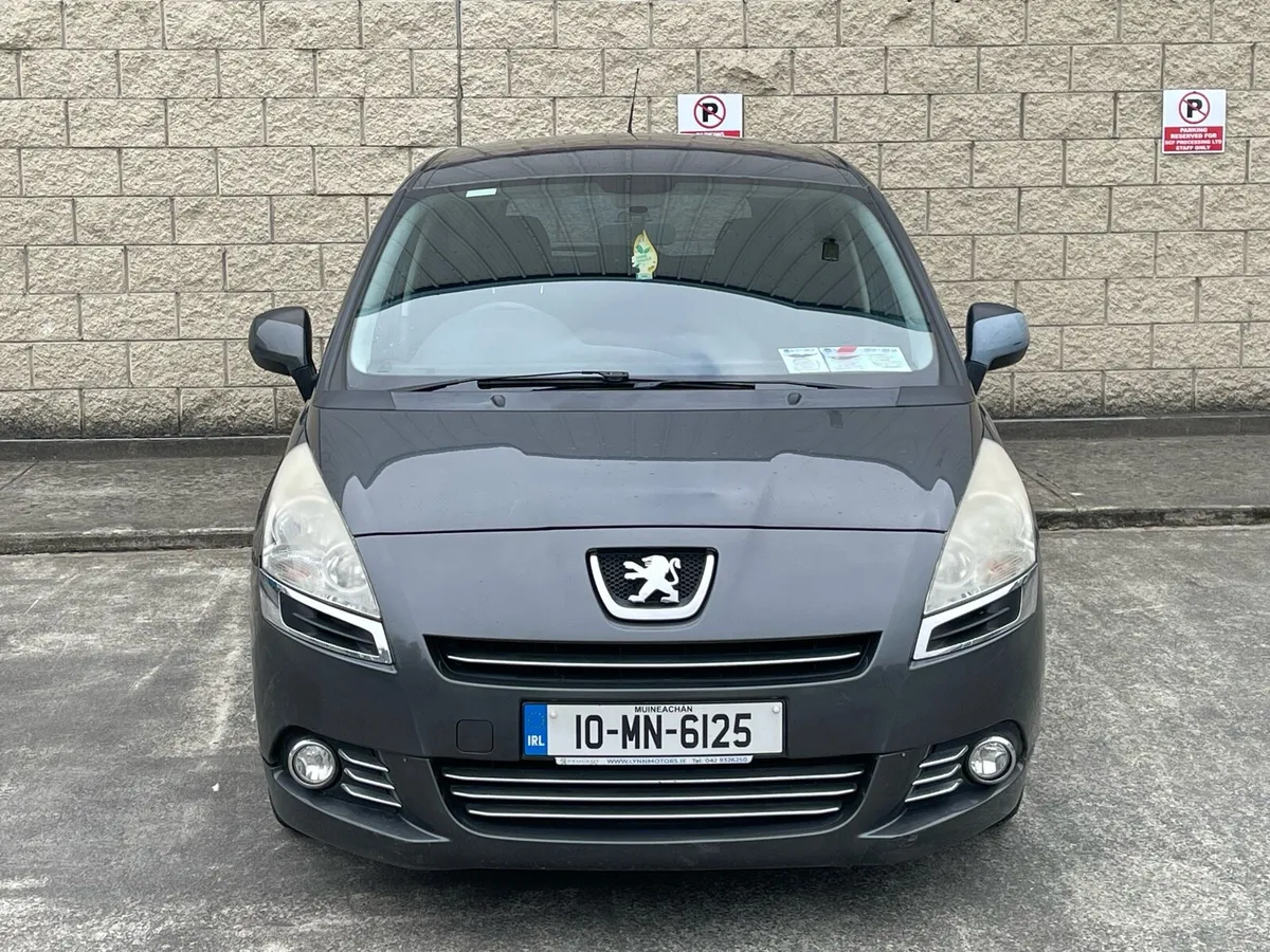 Peugeot 5008, Automatic , 7 Seater - Image 2