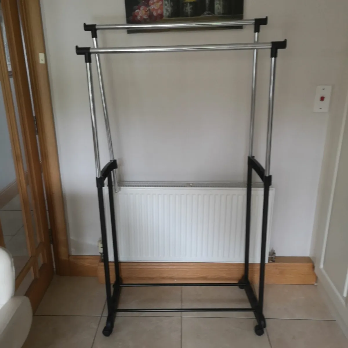 Clothes hanging stand - Image 1