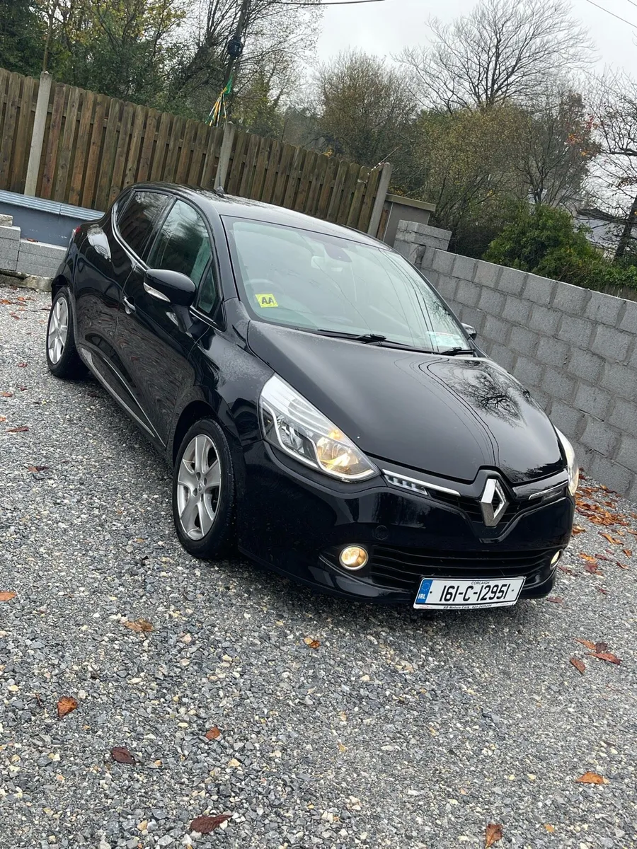 Renault Clio Dynamique Nav **Low KM** - Image 1