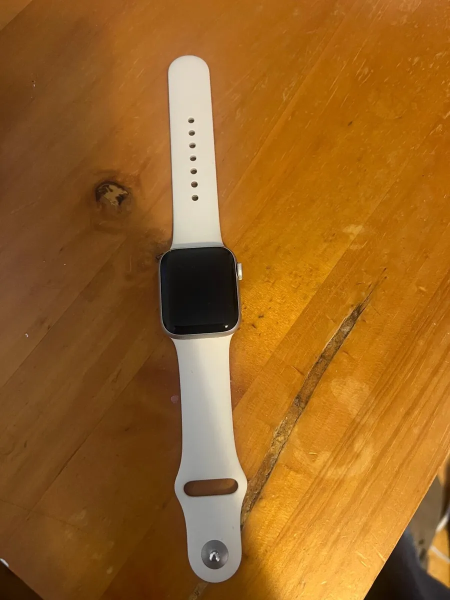 Apple watch - Image 1