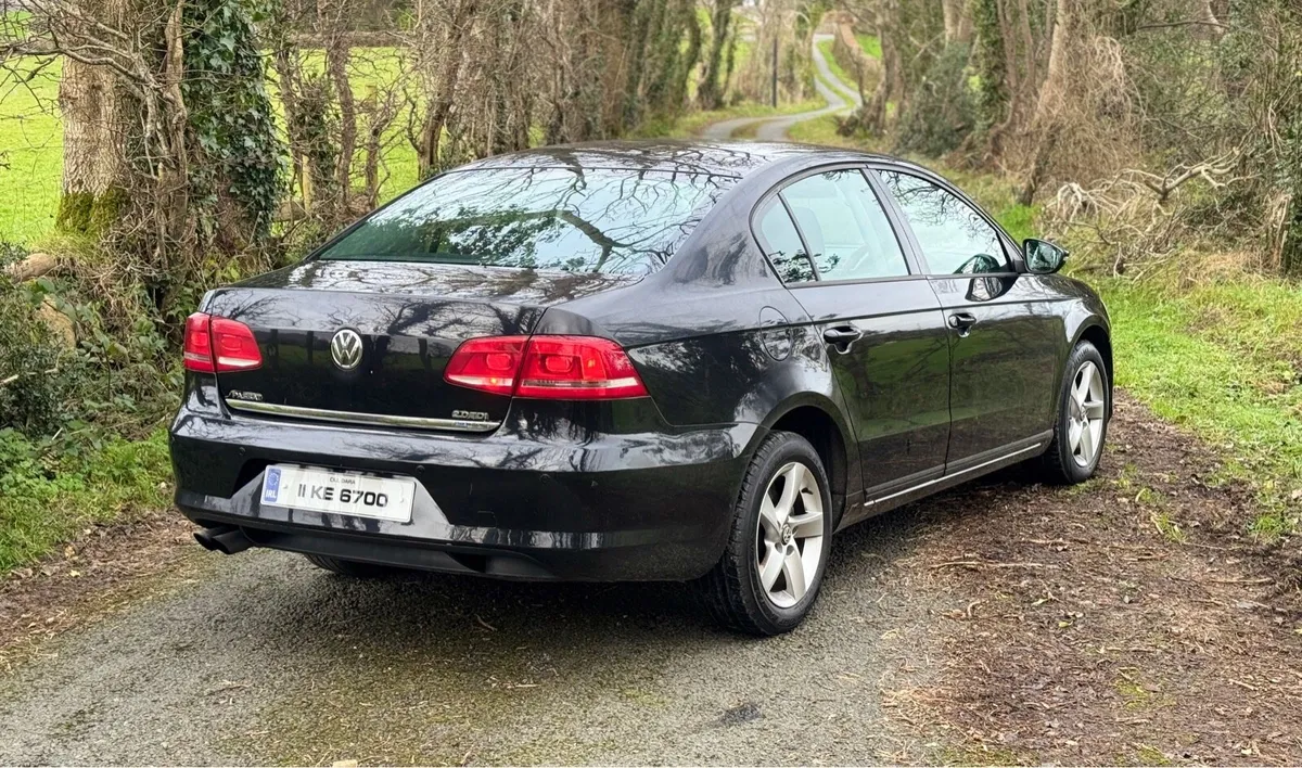 2011 Volkswagen Passat - Image 3