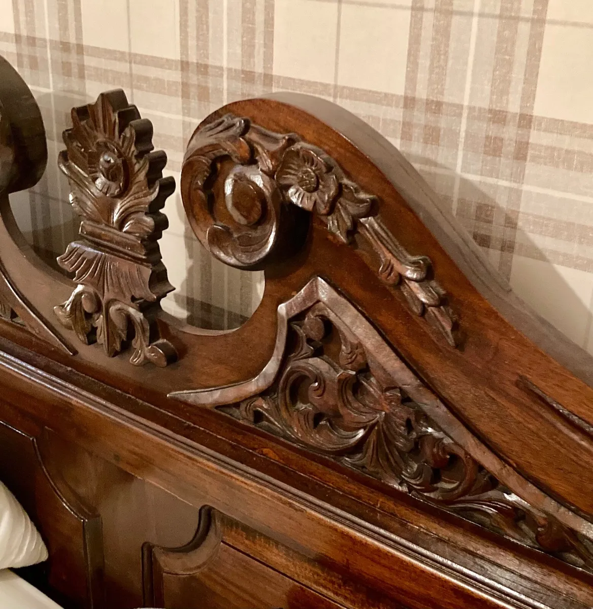 FOUR POSTER BEDROOM FURNITURE SET - Image 3