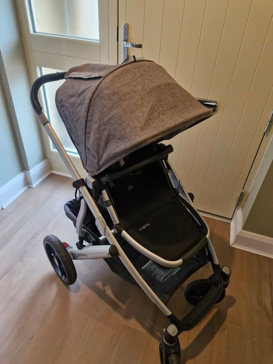 Uppababy Vista Travel System - Bassinet and Buggy - Image 1