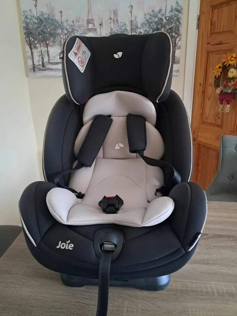 Joie Child Car Seat - Image 1