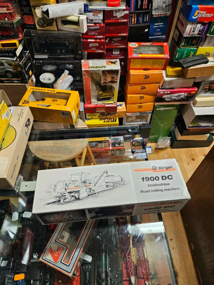 Corgi NZG Wirtgen Road Milling Machine - Image 1