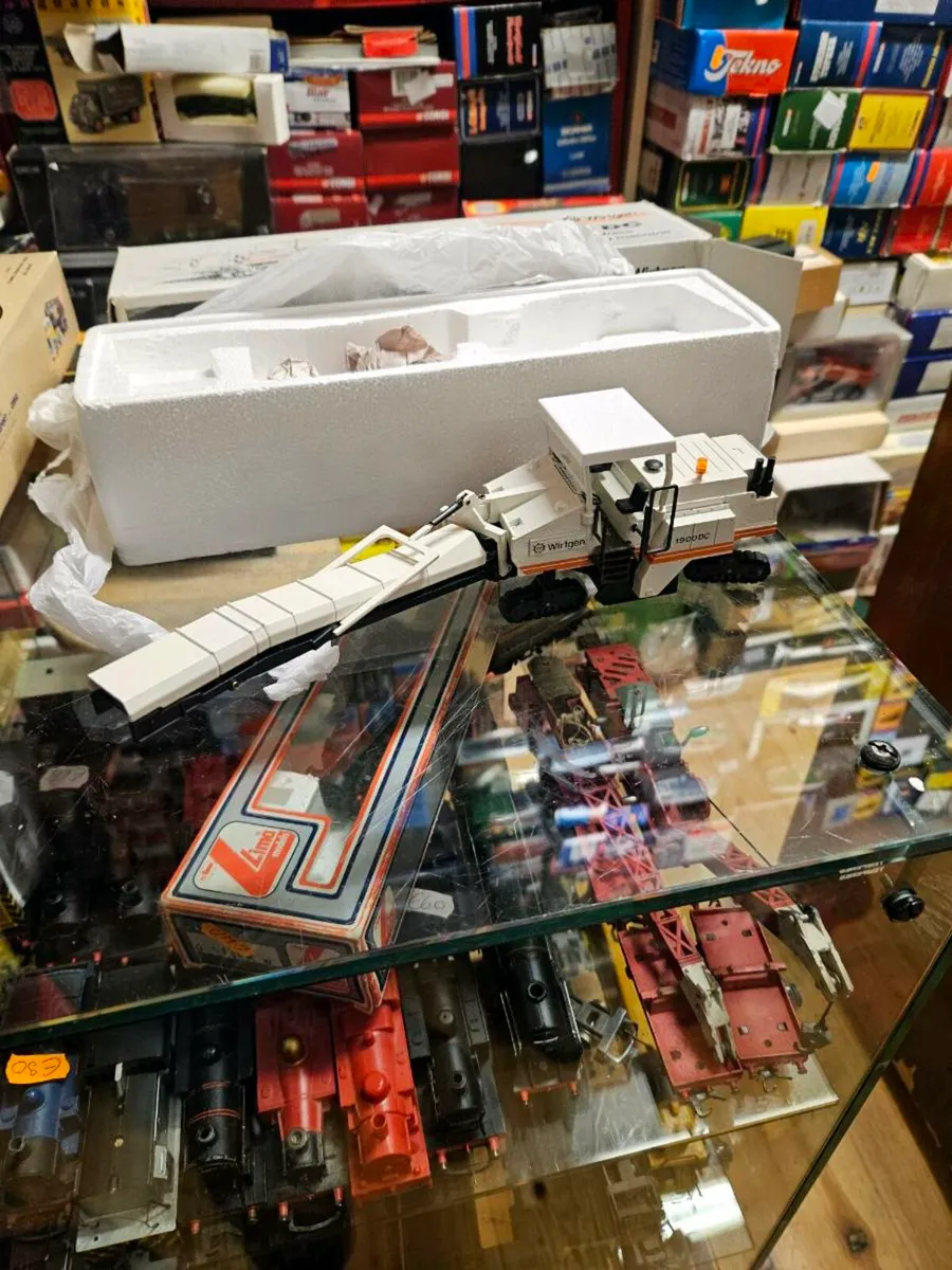 Corgi NZG Wirtgen Road Milling Machine - Image 2