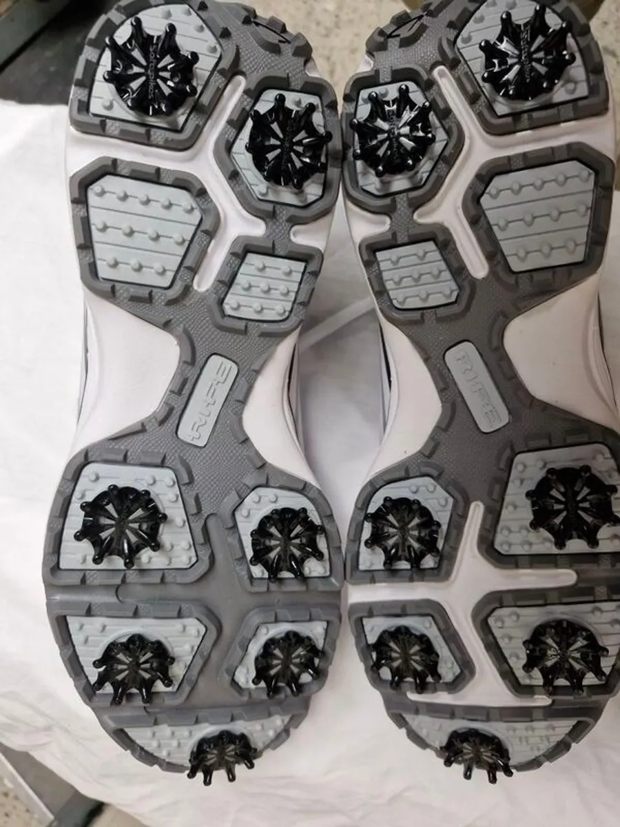 golf shoes brand new - Image 2